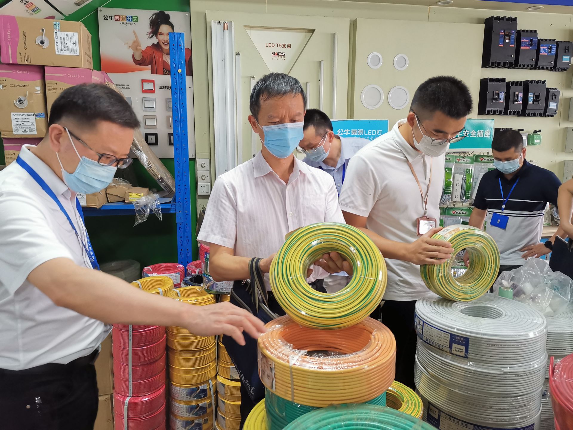 开云 开云体育平台开展统一整治！佛山五区查扣假冒伪劣电线卷(图2)