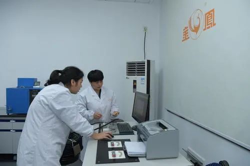 开云体育 开云平台十八年磨一剑湘潭高新区企业华菱线缆上市！看老牌国企的逆袭之路(图2)