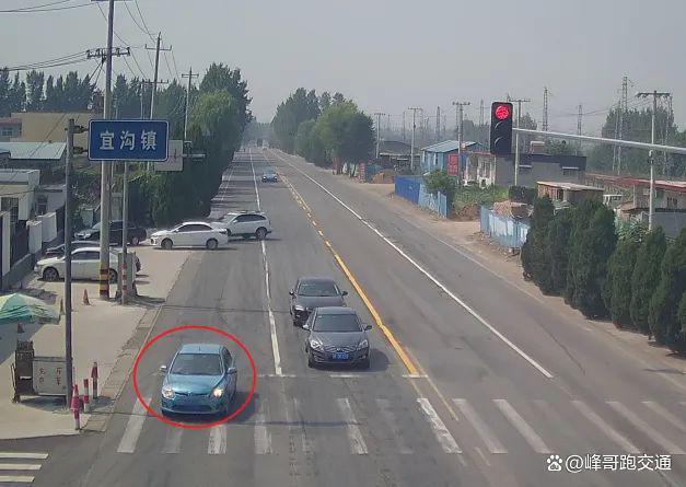 开云体育 开云官网深夜凿洞偷电缆栽了！(图4)