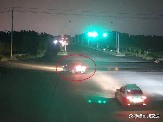 开云体育 开云官网深夜凿洞偷电缆栽了！(图3)