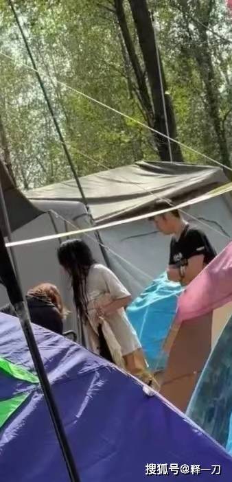 从洗手间出来帐篷不见了连一根粗开云 开云体育官网细的电缆线都被偷走了！(图3)