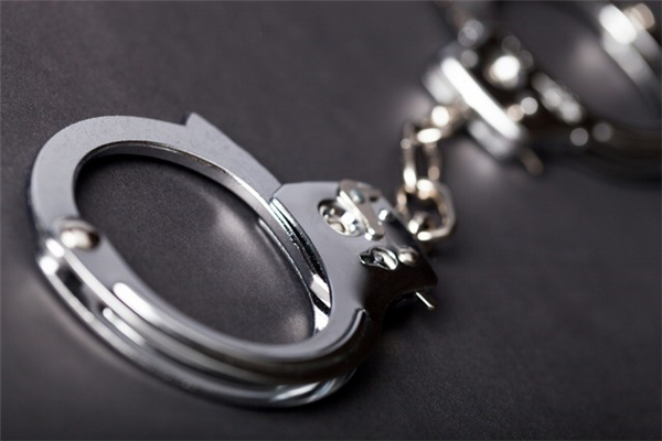 开云体育 Kaiyun.com 官网入口夜盗电缆后销赃内盗和废品店老板全部吃官司(图1)